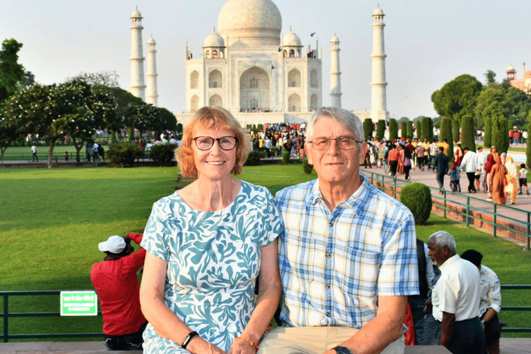 Från Delhi: Taj Mahal i soluppgången och elefantskyddsturTur endast med förare och guide