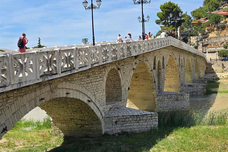 地拉那：贝拉特私人一日旅行（含持证导游）Tirana: Berat Private Day Trip with Certified Guide