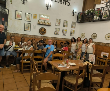 Málaga: City Highlights and Tapas Tasting Tour