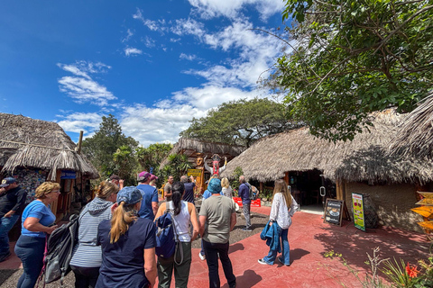 FullDay Quito: Middle of the World, Cable Car, Old Town