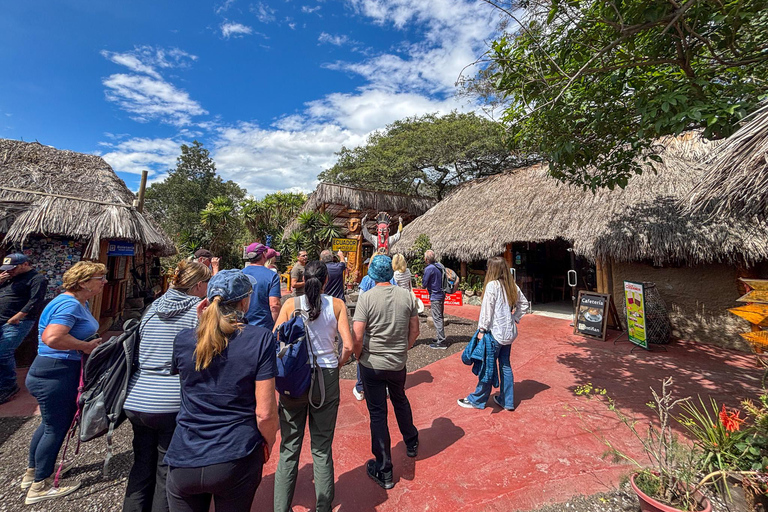 FullDay Quito: Middle of the World, Cable Car, Old Town