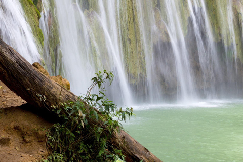 بويرتو بلاتا: شلالات داماجاجوا، وخليج تاينو، وأمبر كوف