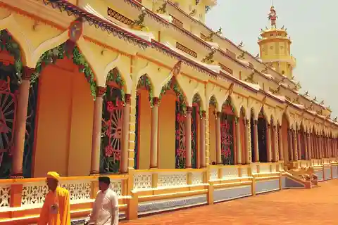 Spiritual Journey: Cao Dai and Ba Den Mountain Group Tour
