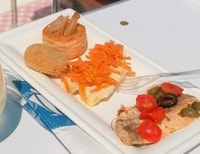 Garda, recorrido en barco privado con vino y comida de comida - Housity
