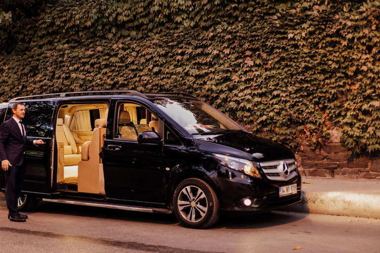 From Berlin to Potsdam Luxurious VIP half day Van Tour