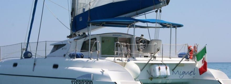 Au départ de Cannigione : excursion en catamaran dans l'archipel de la Maddalena