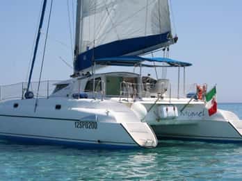 From Cannigione: Catamaran tour in La Maddalena Archipelago