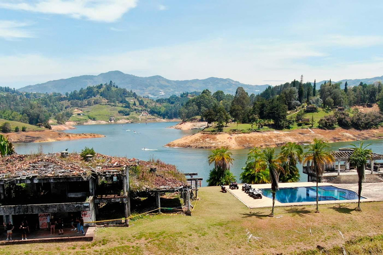 Van Guatape: Pablo Escobar Mansion, Paintball &amp; boottocht