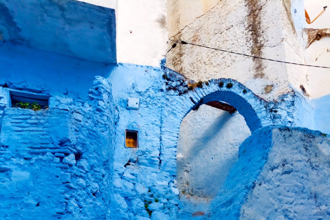 Au départ de Fès : Chefchaouen Excursion d&#039;une journée avec chauffeur pour un groupe de 8 personnes