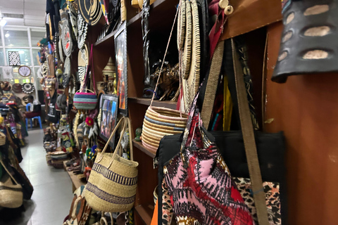 坎帕拉：艺术画廊和手工艺市场导览游Kampala: Guided Art Galleries and Craft Markets Tour