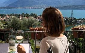 Lake Como: Winery Tour with Wine Tasting
