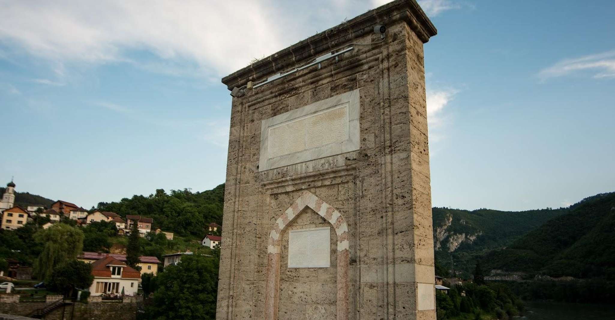 From Sarajevo, Transfer to Belgrade & Sightseeing Car Tour - Housity