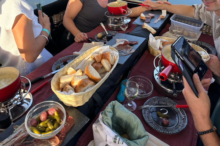Lausanne: voo suíço com fondue num balão de ar quenteLausanne: Voo suíço com fondue num balão de ar quente