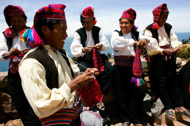 From Puno: Excursion to Uros and Taquile Islands + IncomeExcursion to the islands of Uros and Taquile