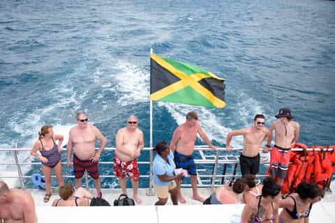 Ocho Rios Katamaran: Dunns River, Schnorcheln & offene Bar