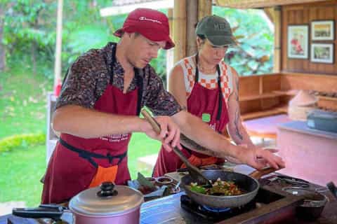 Ubud : cours de cuisine balinaise 10 plats et marché avec transferts