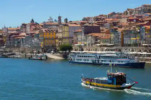 Porto: 6 Bridges Boat Cruise with Port Wine Cellar & Tasting