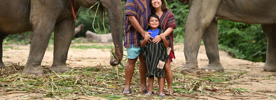 Koh Samui : Entrée au sanctuaire des éléphants et expérience de nourrissage