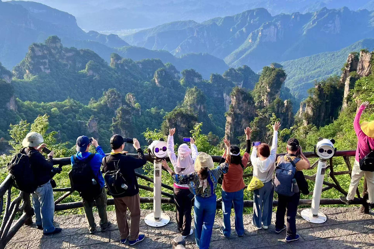 Zhangjiajie: Sunrise experience with Pickup and Hotel Stay