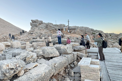 Da Istanbul: Göbekli Tepe e Monte Nemrut Tour di 2 giorniDa Istanbul: tour giornaliero di Göbekli Tepe e Şanlıurfa