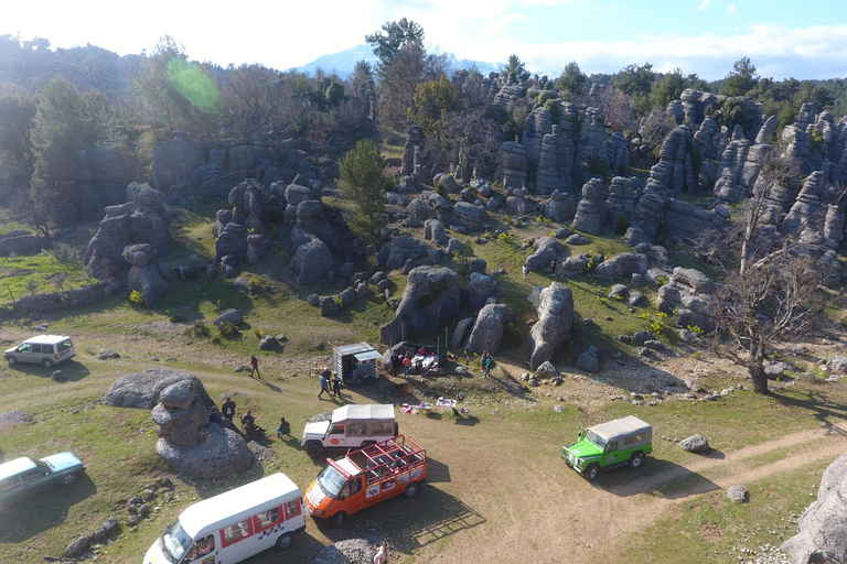 Side: wycieczka 1-dniowa do kanionu Orła z Adlerem i lunchemWycieczka do Kanionu Orła i spływ raftingowy z obiadem i odbiorem z hotelu