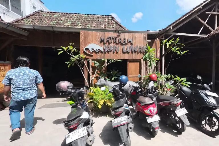 Yogyakarta: Borobudur Sunrise, Candi Boko & Coffee Tour