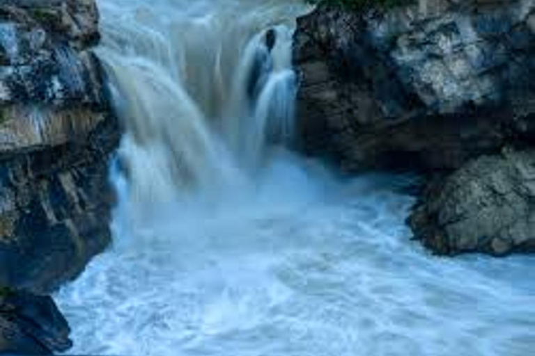 Lake Louise, Emerald, Moraine, Johnston Canyon & Banff Town