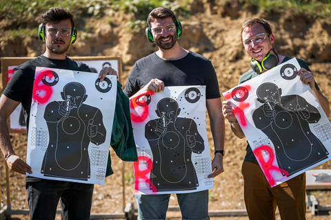 Prag: Outdoor-Schießerlebnis mit bis zu 10 GewehrenPrag: 2-stündiges Outdoor-Schießerlebnis - 7-Waffen-Paket