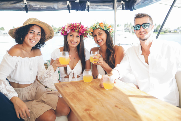 Fiji: Sabre Sunset Cruise with BBQ Dinner & Drinks