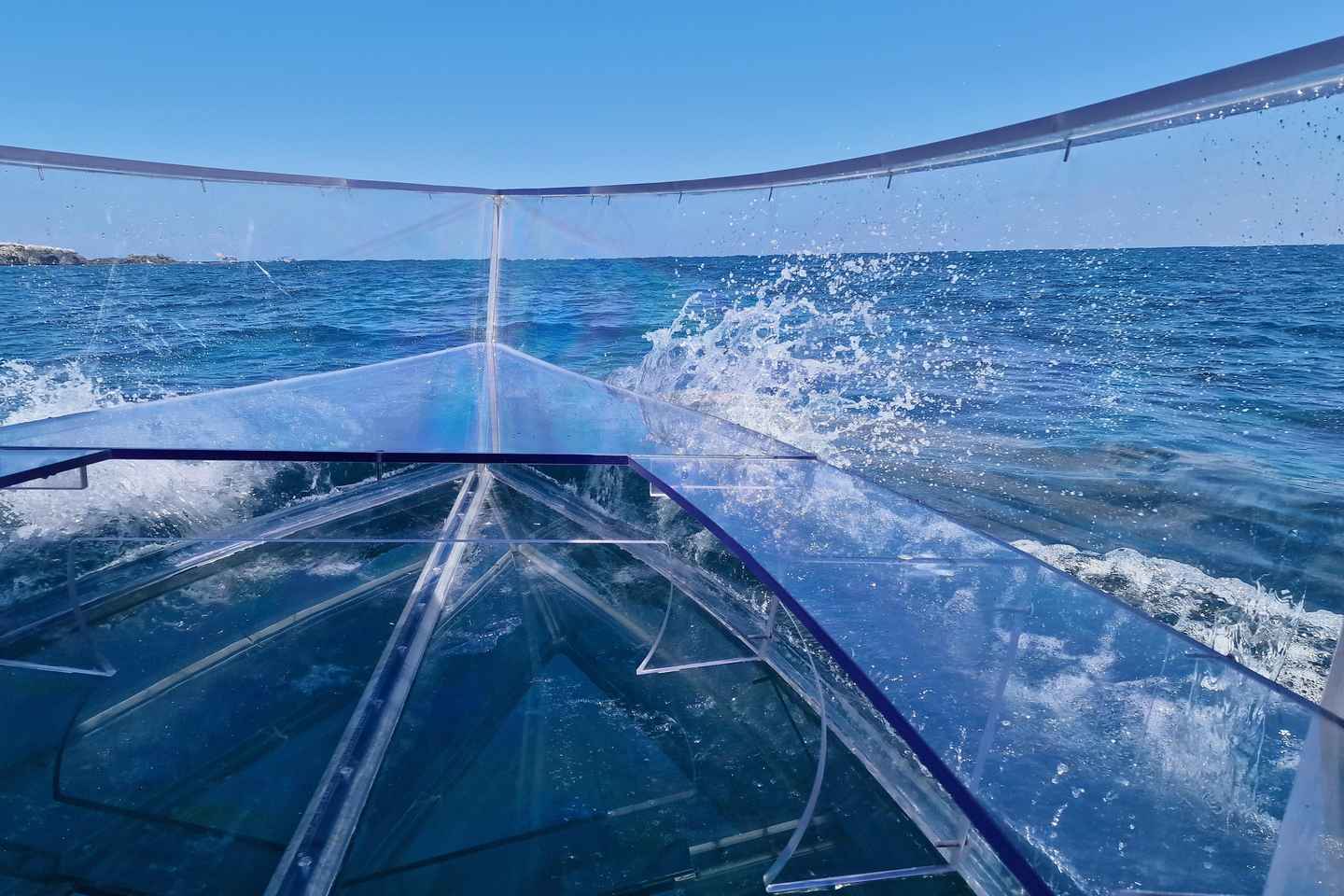 Syracuse: Coast+Sea Caves Full Transparent PRIVATE Boat Tour