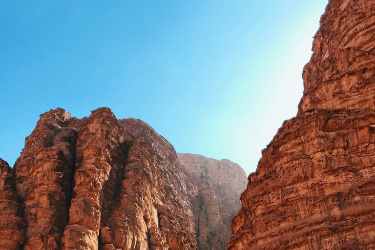 Von Petra: Besuch im Wadi Rum zurück nach Amman oder zum Flughafen Amman