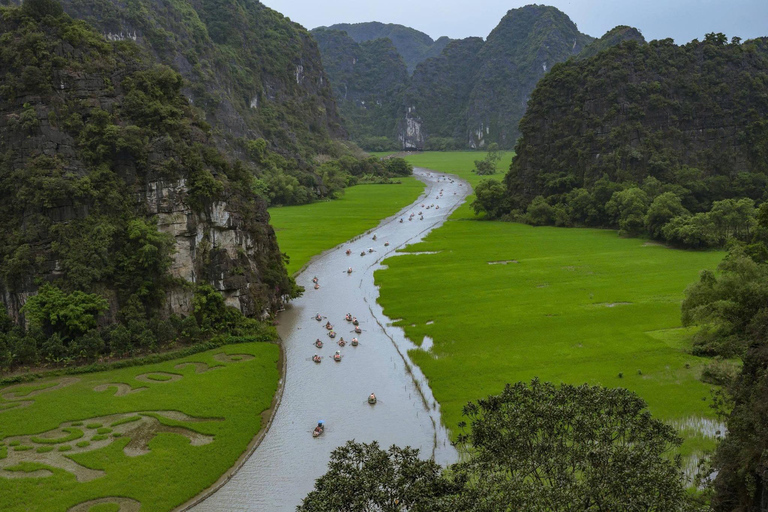 Hanoi: Trang An UNESCO, Mua Cave, Hoa Lu or Dich Long Pagoda GROUP: Hoa Lu, Trang An UNESCO BOAT, Mua Cave, Buffet, Cycle