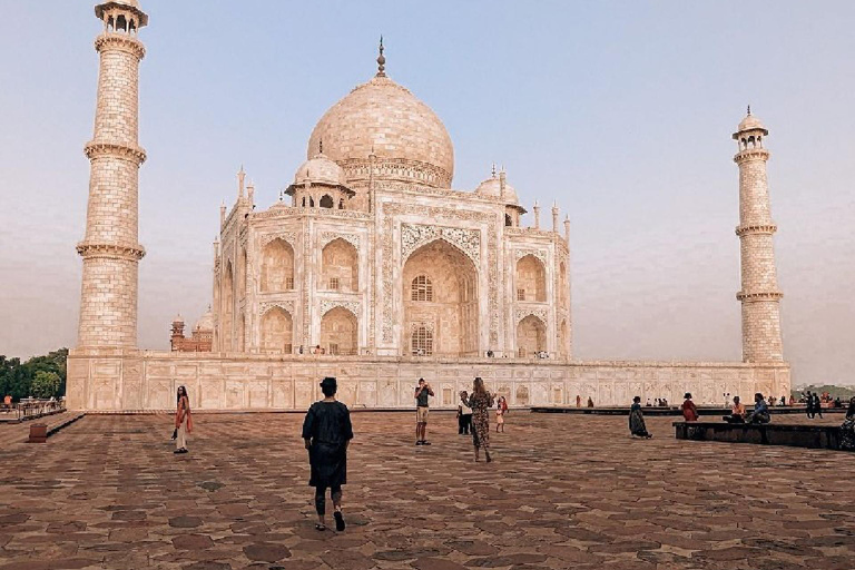 From Jaipur: Same day Private Taj Mahal Tour By Car Driver + Private Car + Tour Guide