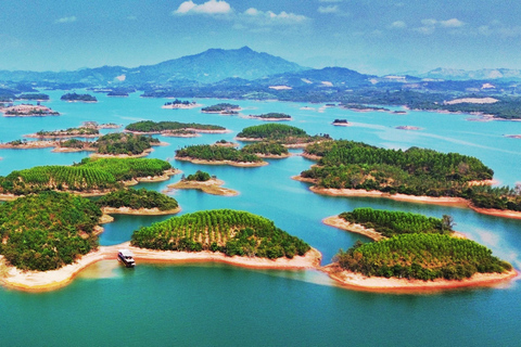 Lunch cruise on Vang Vieng Lake
