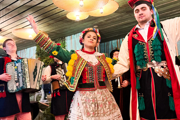Kraków: Folk Show, and Traditional Dinner in the City Center