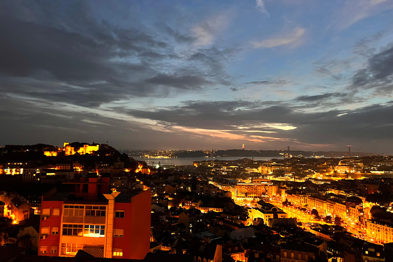 Découvrez l'histoire de Lisbonne à bord d'un tuk-tuk.Visite historique de Lisbonne en tuk-tuk électrique