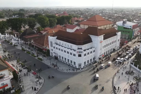 Yogyakarta: Beringharjo Market & Malioboro Street Tour