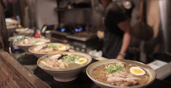 Hiroshima: Flexible Ramen-Tour – 2 lokale Lokale in 2 Stunden