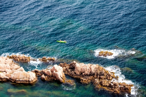 Vanaf Barcelona: Costa Brava kajak- en snorkeltour van 8 uurKajak- en snorkeltocht - kleine groep (max. 8 personen)