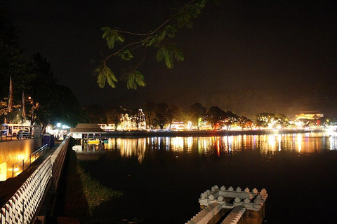 Kandy: City Highlights & Scenic Lake Bike Tour