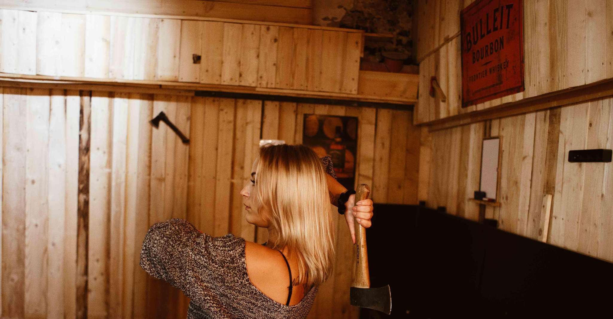 Budapest: Axe Throwing Experience photo 4