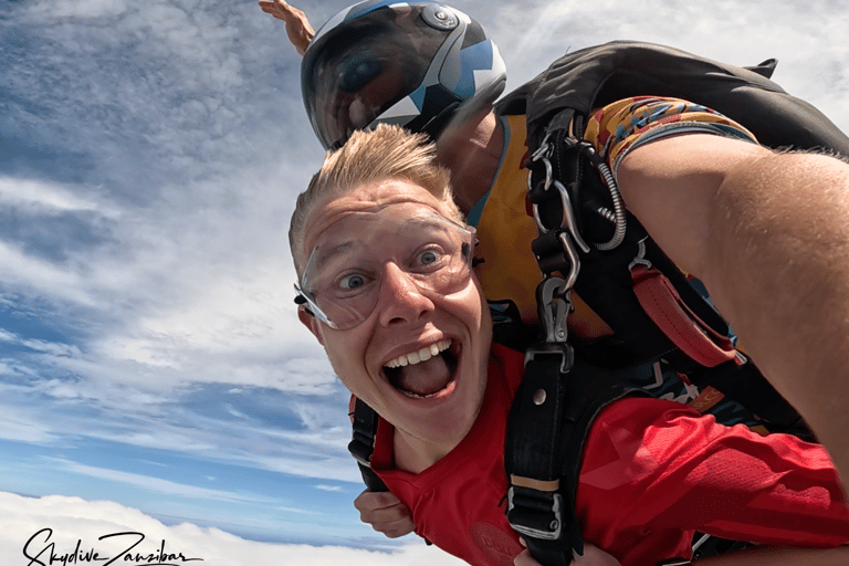 Skydive Zanzibar - Paracaidismo en tándemParacaidismo en Zanzíbar