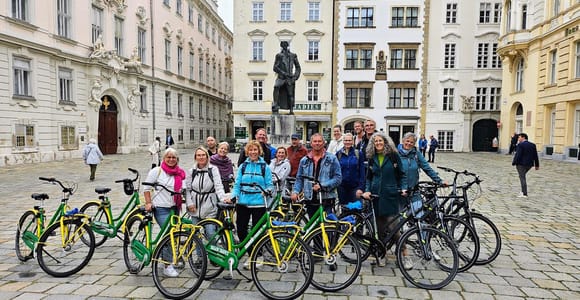 Vienna: City Highlights Guided Bike Tour