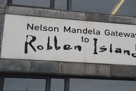 Cape Town: Private Robben Island Half-Day Tour with Pickup