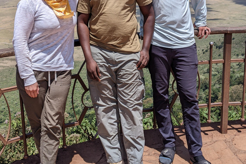 Moshi: 2-Day Lake Manyara and Ngorongoro Safari with Lodging