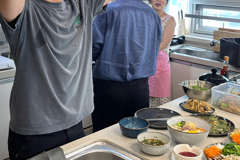 Busan: Korean Home Cooking Class & Market Tour with Meal Join in