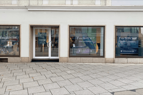 Neu-Ulm: Mallorcan wine or gin tasting with snacks Mallorcan gin tasting with snacks