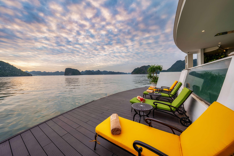 هانوي: 3 أيام في خليج ها لونج ولان ها 5 نجوم، رحلة بحرية على متن L&#039;amour Cruise، وعرض شعبي3 أيام وليلتان - بدو