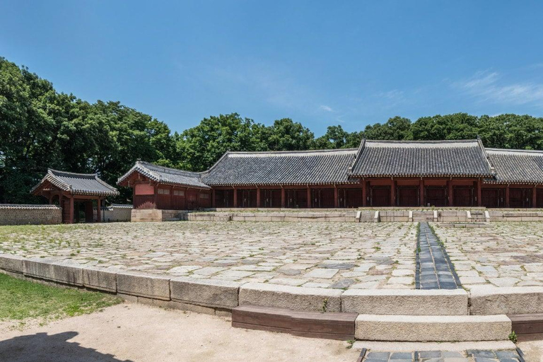 Seoul: Royal Palaces, Secret Garden, and Hanok Village Tour
