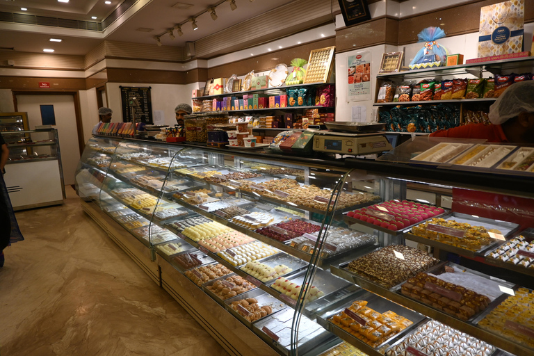 Bangalore: Foodie Tour, Local Market, & Mystery Nandi Temple Bangalore:Food Street Walk+Local Market+Mystery Nandi Temple